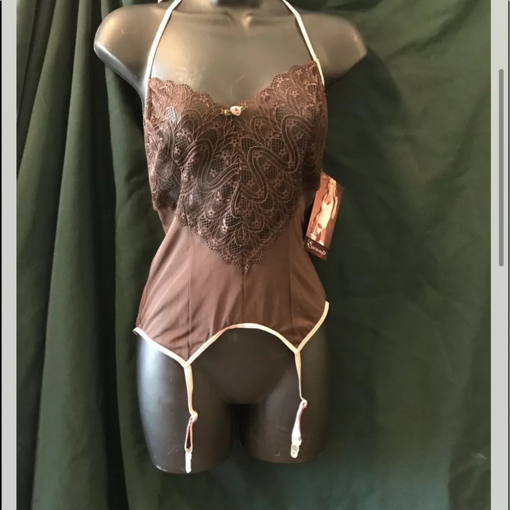 Escante busier with stockings size large